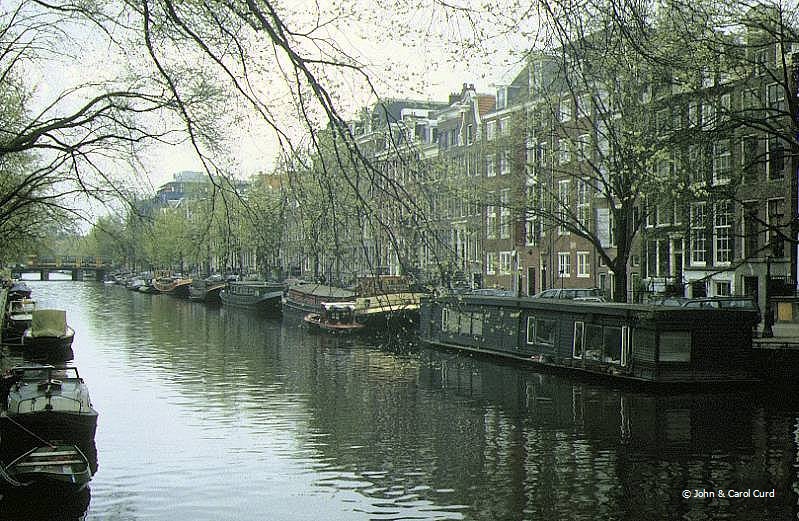 Houseboat.JPG