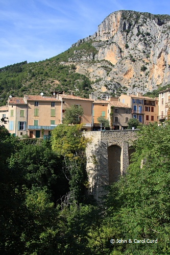 Moustiers-Sainte-Marie_01.JPG